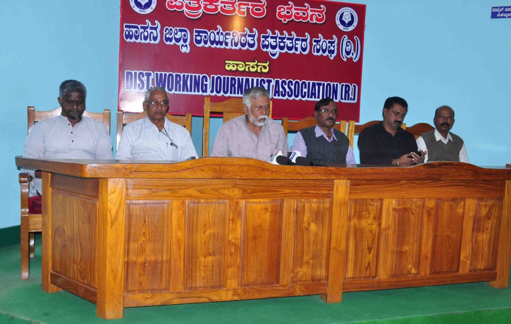 ಕ ಸಾ ಪ ರಾಜ್ಯಾದ್ಯಕ್ಷ ಮಹೇಶ್ ಜೋಷಿ ಒಬ್ಬ ಸರ್ವಾಧಿಕಾರಿ – ಜನಪದ ವಿದ್ವಾಂಸ ಮೇಟಿಕರೆ ಹಿರಿಯಣ್ಣ