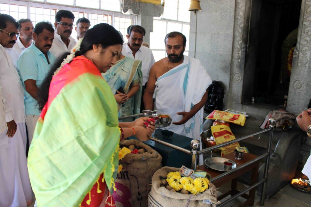 2025ರ ಆಲೂಗೆಡ್ಡೆ ಬಿತ್ತನೆ ಬೀಜಕ್ಕೆ ಡಿಸಿ ಸಿ. ಸತ್ಯಭಾಮ ಪೂಜೆ ಸಲ್ಲಿಸಿ ಚಾಲನೆ