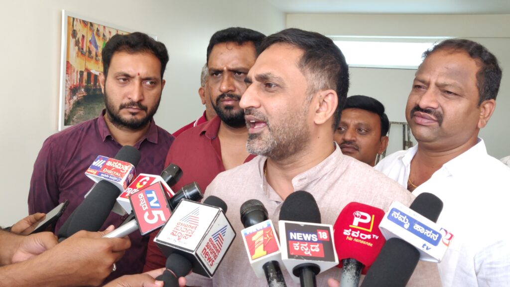 ಸಾವು, ಕೊಲೆಗಳಲ್ಲಿ ಯಾರೆ ರಾಜಕೀಯ ಮಾಡಿದ್ರು ಅಕ್ಷಮೆ ಅಪರಾಧಡಿ.ಕೆ. ಶಿವಕುಮಾರ್ ಹೇಳಿಕೆಗೆ ಪ್ರೀತಂಗೌಡ ತಿರುಗೇಟು