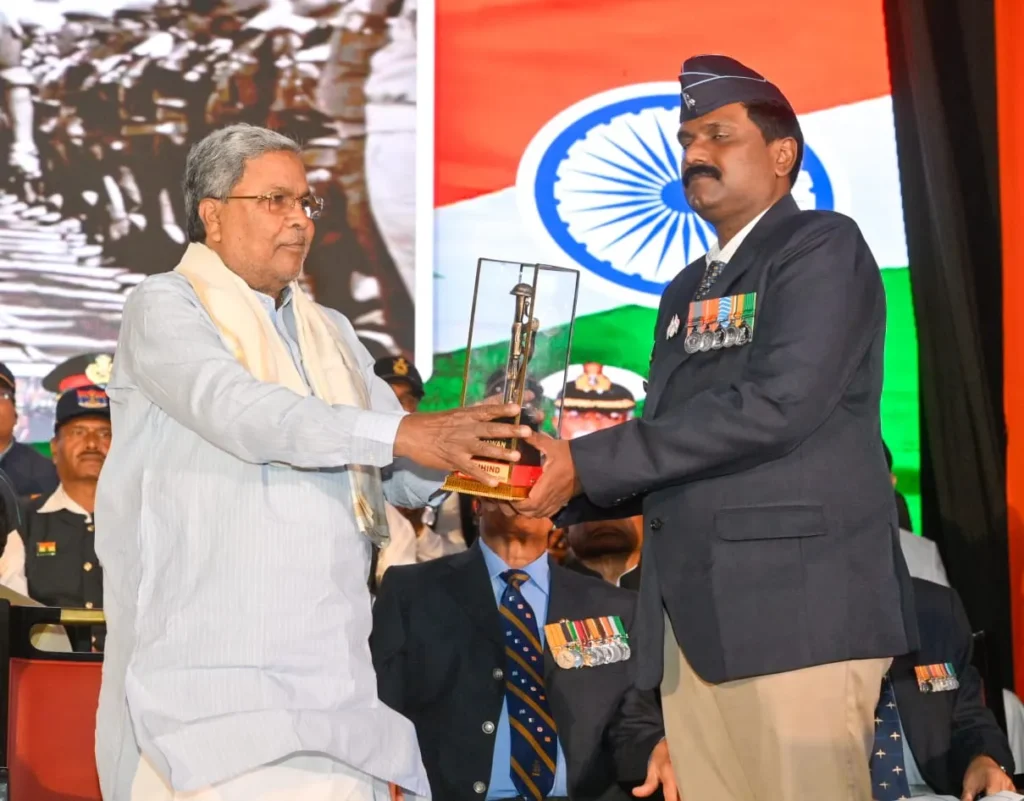 ಸೈನಿಕರು, ರೈತರು, ವೈದ್ಯರು, ಶಿಕ್ಷಕರು ನಮ್ಮ ತಂದೆ ತಾಯಿಯಷ್ಟೇ ಸ್ಮರಣೀಯರು: ಸಿ.ಎಂ ಸಿದ್ದರಾಮಯ್ಯ