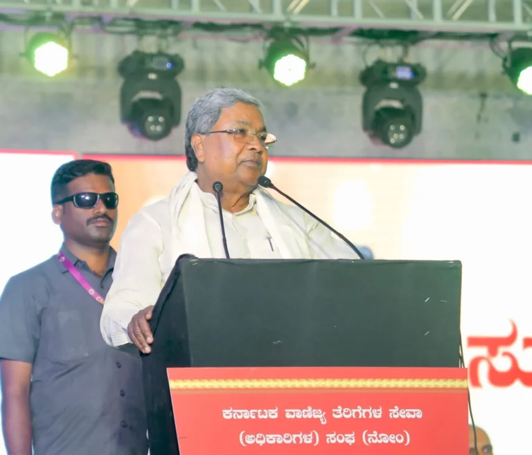 ಜಿಎಸ್ ಟಿ ಸಂಗ್ರಹಣೆಯಲ್ಲಿ ದೇಶದಲ್ಲಿ ಪ್ರಥಮ ಸ್ಥಾನ ಗಳಿಸಲು ಪ್ರಯತ್ನಿಸಿ- ವಾಣಿಜ್ಯ ತೆರಿಗೆ ಅಧಿಕಾರಿಗಳಿಗೆ ಸಿಎಂ ಕರೆ