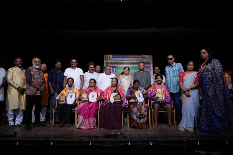 ಶ್ರೀ ರೇಣುಕಾಂಬ ಕಲಾಸಂಘದಿಂದ ಪ್ರಕೃತಿ ಸಂರಕ್ಷಣೆ ಹಾಗೂ ಆತ್ಮಹತ್ಯೆ ತಡೆ ಜಾಗೃತಿ, ಸನ್ಮಾನ ಕಾರ್ಯಕ್ರಮ