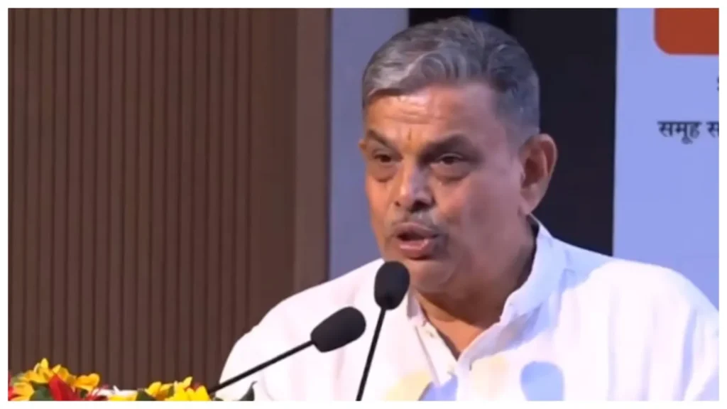 ‘ಸಮಾಜವಾದಿ’ ಮತ್ತು ‘ಜಾತ್ಯತೀತ’ ಪದಗಳು ಸಂವಿಧಾನದ ಪೀಠಿಕೆಯಲ್ಲಿ ಇರಬೇಕೇ? ಆರ್‌ಎಸ್‌ಎಸ್ ಪ್ರಶ್ನೆ