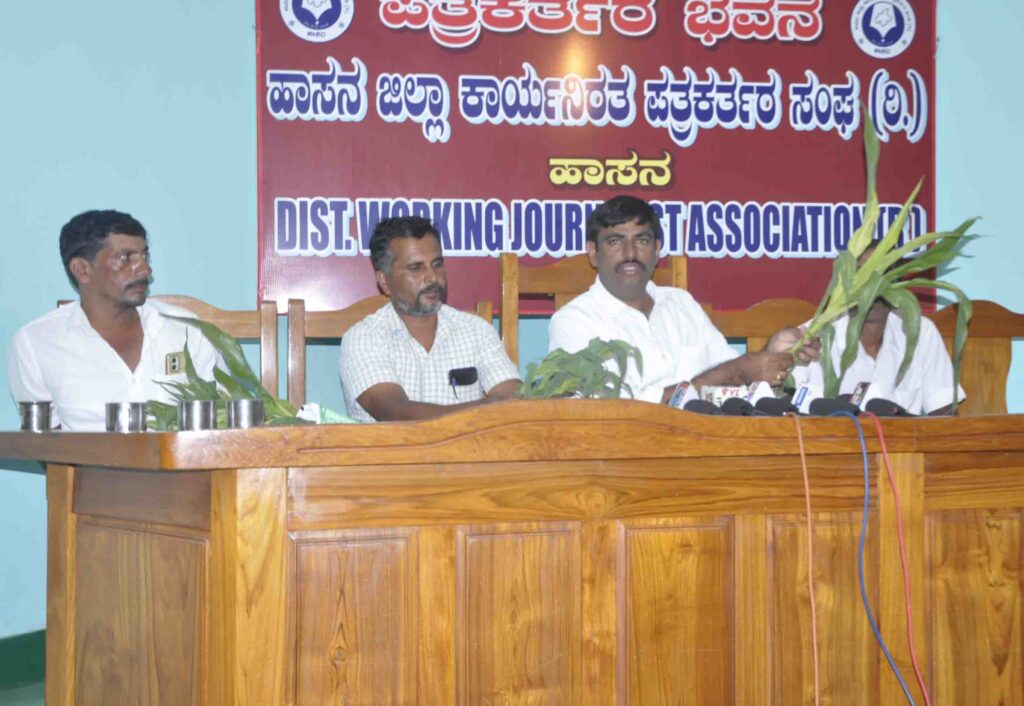 ಮುಸುಕಿನ ಜೋಳ ಹಳದಿ ಬಣ್ಣಕ್ಕೆ, ರೈತರಿಗೆ ವಿಶೇಷ ಪ್ಯಾಕೇಜ್ ಘೋಷಿಸಿ – ಶ್ರೀಕಾಂತ್  ಆಗ್ರಹ