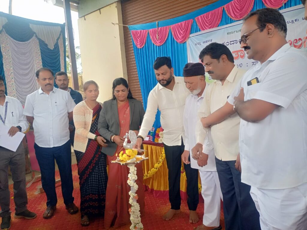 ತಾಳ್ಮೆಯಿಂದ ಅರ್ಜಿಗಳನ್ನು ನೀಡಿ ಖಾತೆ ಮಾಡಿಸಿಕೊಳ್ಳಿ: ಶಾಸಕ ಹೆಚ್.ಪಿ. ಸ್ವರೂಪ್