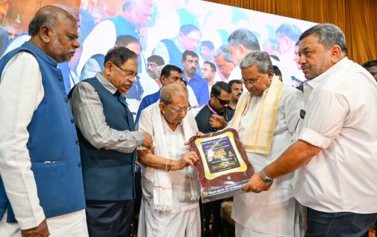 ಇವರ ಉತ್ಸಾಹ, ಕ್ರಿಯಾಶೀಲತೆ ನೋಡಿದರೆ ಮತ್ತೆ ಚುನಾವಣೆಗೆ ನಿಲ್ಲಬಹುದು: ಸಿದ್ದರಾಮಯ್ಯ