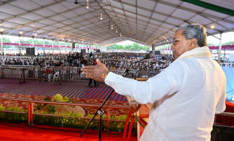 56 ಇಂಚಿನ ಎದೆ useless ಆಗಿದೆ. ಎದೆಯ ಒಳಗೆ ಬಡವರ ಮತ್ತು ಮಧ್ಯಮ ವರ್ಗದವರ ಬಗ್ಗೆ ಪ್ರೀತಿ, ಕಾಳಜಿ ಇಲ್ಲ: ಸಿಎಂ ಸಿದ್ದರಾಮಯ್ಯ