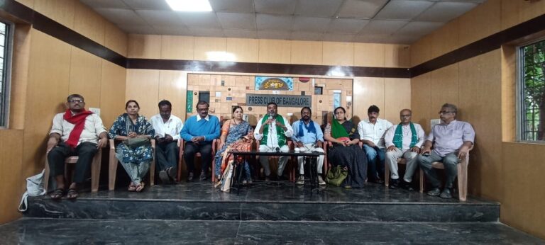 ದೇವನಹಳ್ಳಿ ಭೂ ಸ್ವಾಧೀನ ವಿರೋಧಿಸಿ ಬೆಂಗಳೂರಿನ ಫ್ರೀಡಂ ಪಾರ್ಕ್ ನಲ್ಲಿ ಅನಿರ್ದಿಷ್ಟ ಆಹೋರಾತ್ರಿ ಧರಣಿ ಘೋಷಣೆ.