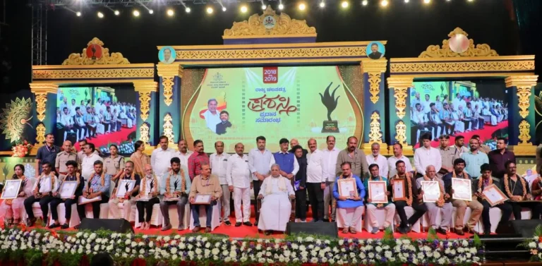 ಕೇವಲ‌ ಸಬ್ಸಿಡಿಗಾಗಿ ಸಿನಿಮಾ ಮಾಡಬೇಡಿ: ಒಳ್ಳೆ ಸಿನಿಮಾ ಮಾಡಿ ಸಬ್ಸಿಡಿ ಪಡೆಯಿರಿ: ಸಿ.ಎಂ.ಸಿದ್ದರಾಮಯ್ಯ ಕರೆ