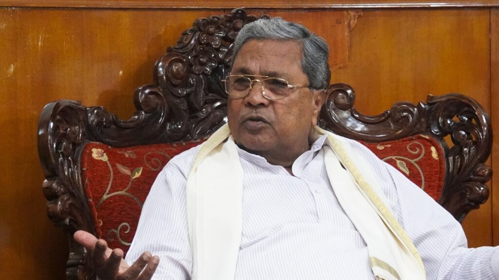 ಸ್ಟಿಂಗ್ ಆಪರೇಷನ್ ವಿಡಿಯೋ ಹಿಂದಿನ ರಾಜಕೀಯ: ವಿಡಿಯೋ ಪ್ರಸಾರಕ್ಕೆ ತಡೆ ಕೋರಿ ನ್ಯಾಯಾಲಯದ ಮೊರೆ ಹೋದ ಮಾಜಿ ಸಿಎಂ ಸಿದ್ದರಾಮಯ್ಯ