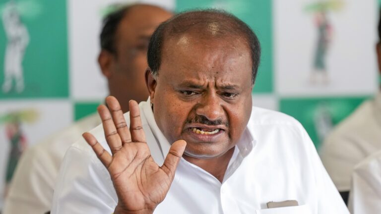ರಾಹುಲ್ ಗಾಂಧಿ ಮೊದಲು ಕರ್ನಾಟಕಕ್ಕೆ ಬಂದು ತಮ್ಮ ಸರ್ಕಾರದ ಹಗರಣಗಳನ್ನು ನೋಡಲಿ: ಎಚ್.ಡಿ. ಕುಮಾರಸ್ವಾಮಿ ವಾಗ್ದಾಳಿ
