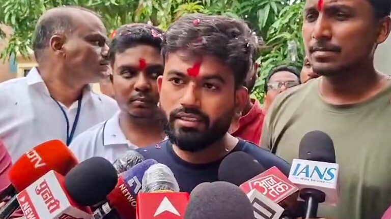 ಮೋಹನ್ ಭಾಗವತ್ ಮೋದಿಗೆ ನೀವು ಗಾಡ್‌ಫಾದರ್ ಇದ್ದಂತೆ – ಅಭಿಜೀತ್ ದೀಪ್ಕೆ 