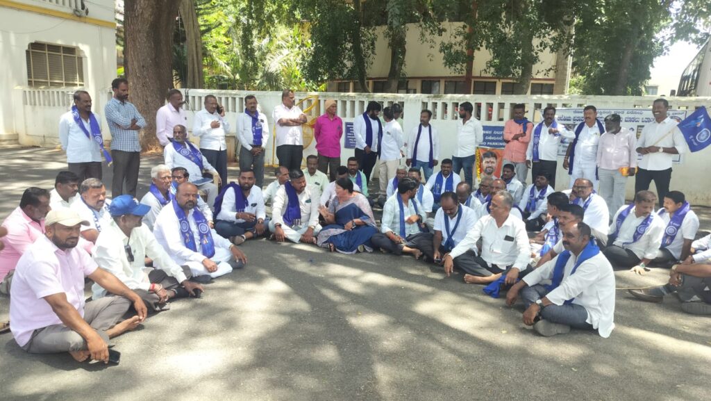 ಪ್ರತಾಪ ಸಿಂಹನನ್ನು ಗಡಿಪಾರು ಮಾಡಿ – ದಲಿತ ಸಂಘಟನೆಗಳ ಆಗ್ರಹ
