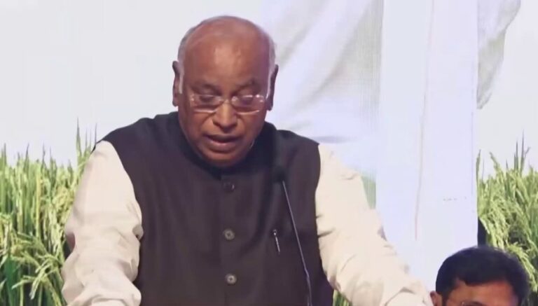 ಹಲ್ದ್ವಾನಿ ‘ಶುದ್ಧೀಕರಣ’ ಘಟನೆ: ಮಲ್ಲಿಕಾರ್ಜುನ ಖರ್ಗೆಯವರನ್ನು ಅವಮಾನಿಸಿದ್ದನ್ನು ಖಂಡಿಸಿ ರಾಷ್ಟ್ರಪತಿ ಭೇಟಿಗೆ ಎಸ್‌ಸಿ, ಎಸ್‌ಟಿ ಸಂಸದರ ತೀರ್ಮಾನ