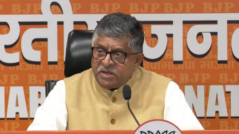 ರಾಹುಲ್ ಗಾಂಧಿ ದೇಶದ ಮನೋಬಲ ಕುಗ್ಗಿಸುವ ಗುತ್ತಿಗೆಯನ್ನು  ಪಡೆದಿದ್ದಾರೆಯೇ?: ರವಿಶಂಕರ್ ಪ್ರಸಾದ್ ವಾಗ್ದಾಳಿ