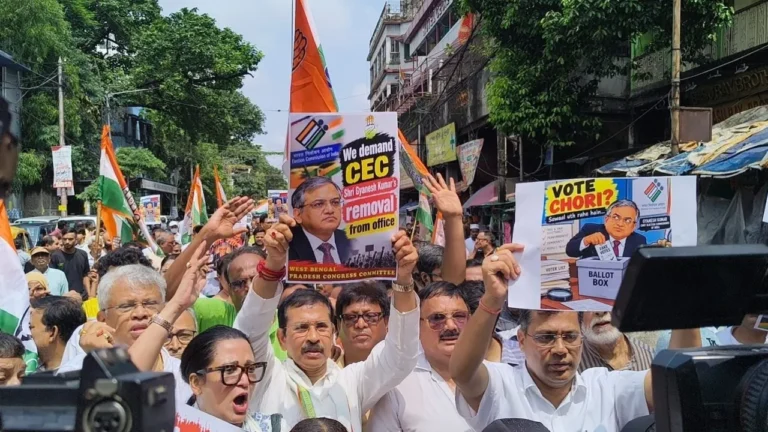 ‘ಜ್ಞಾನೇಶ್ ಕುಮಾರ್ ಇಂದೇ ರಾಜೀನಾಮೆ ನೀಡಬೇಕು’: ಕಾಂಗ್ರೆಸ್ ದೇಶವ್ಯಾಪಿ ಪ್ರತಿಭಟನೆ, ಗೌರವ್ ಗೊಗೊಯ್ ವಶಕ್ಕೆ