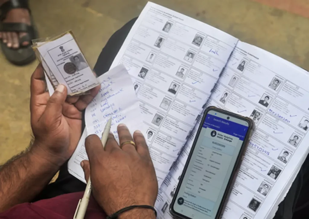 ಕರ್ನಾಟಕದಲ್ಲಿ ಮತದಾರರ ಹೆಸರು ಕೈಬಿಡುವಂತೆ ಕೋರಿ ಸಲ್ಲಿಕೆಯಾದ ಫಾರ್ಮ್-7 ಅರ್ಜಿಗಳ ಸಂಖ್ಯೆ 1,10,654!