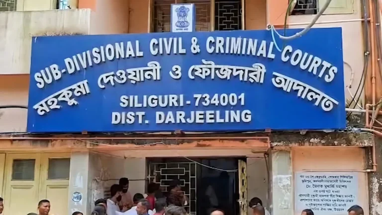 ಹಿಜಾಬ್ ಧರಿಸಿದ್ದ ಮಹಿಳಾ ನ್ಯಾಯಾಧೀಶರನ್ನು ಕಂಡು ‘ಜೈ ಶ್ರೀರಾಮ್’ ಘೋಷಣೆ ಕೂಗಿದ ಆರೋಪಿ: ಸಿಲಿಗುರಿ ಕೋರ್ಟ್‌ನಲ್ಲಿ ಗದ್ದಲ, ವಕೀಲರಿಂದ ಕ್ಷಮೆಯಾಚನೆ